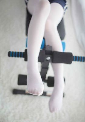 穿短裤被当街逮捕