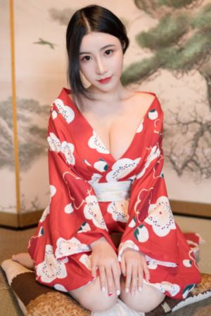 男子在19楼贴窗户缝偷窥洗澡被抓