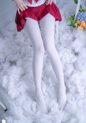 双腿张开被5个男人调教电影